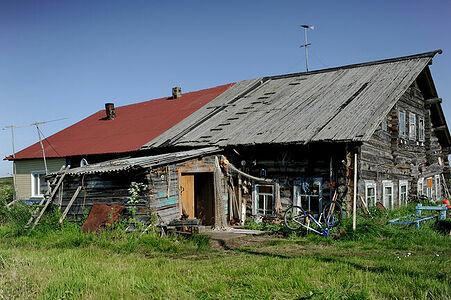 Белое море, Зимний берег, село Майда. В Поморских селах много старых домов в которых по-прежнему есть жизнь.