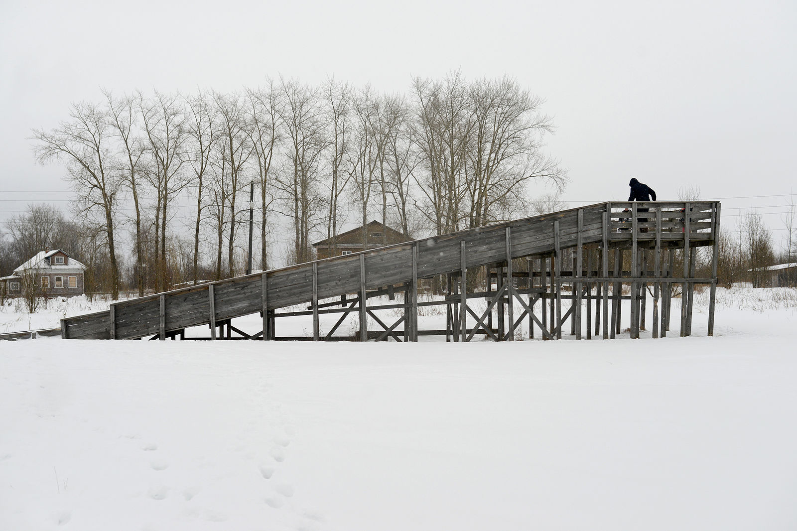 Горка для катания на Кегострове.