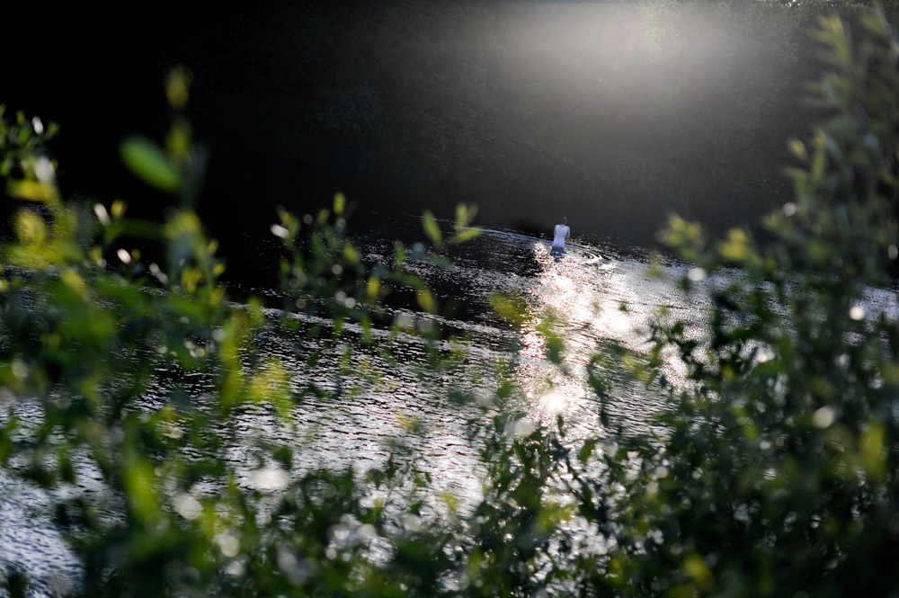 Каждый год десятки тысяч верующих идут крестным ходом к реке Великая (Вятка).