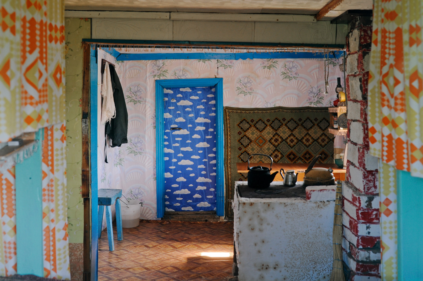 Зимний берег Белого моря. Интерьер рыбацкой избы.