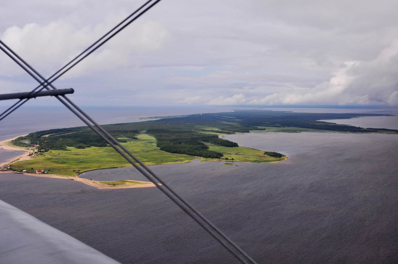 Остров Мудьуг  с борта самолета.