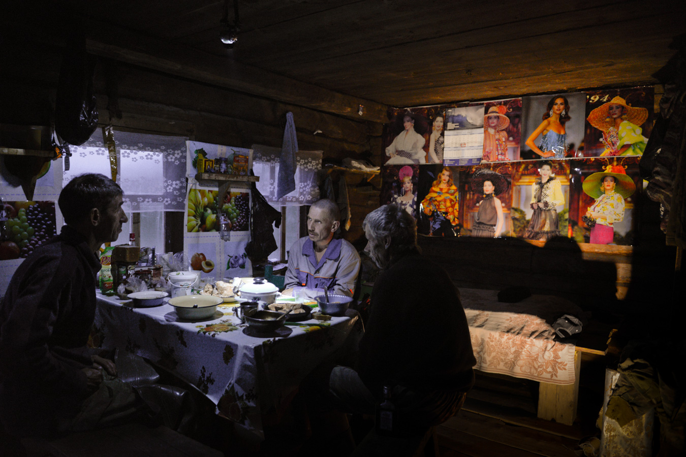 В избе между Яреньгой и Лопшеньгой.