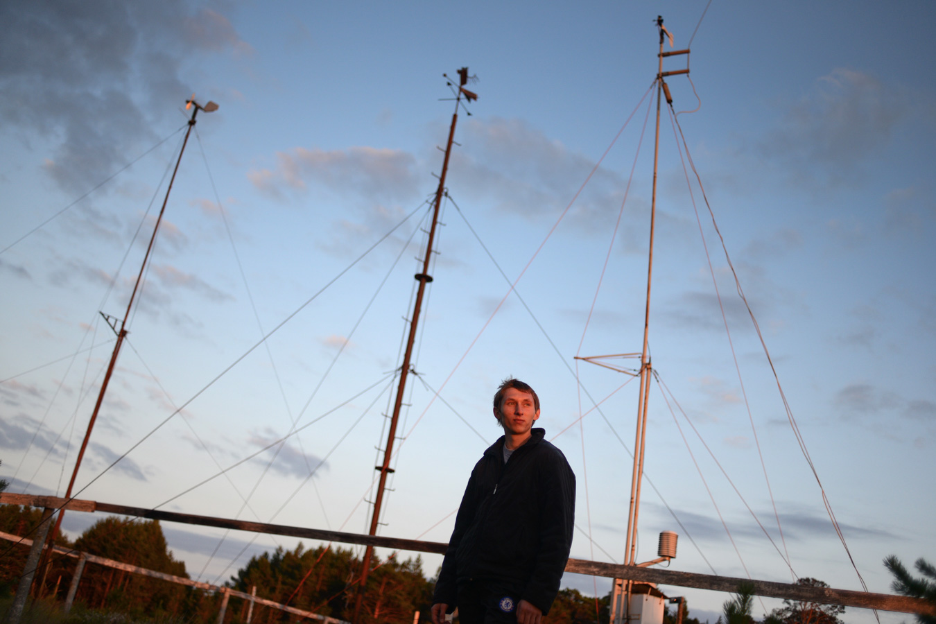 Морская береговая гидрометеорологическая метеостанция Унский маяк. Сотрудник метеостанции Александр.