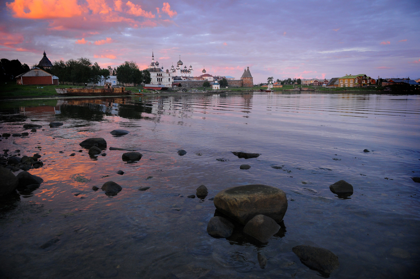 Вид на Соловецкий монастырь