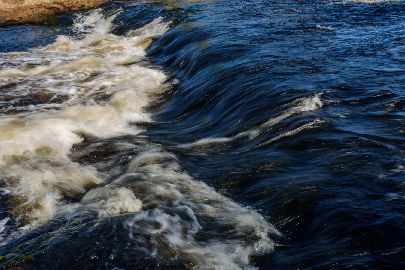 Порог на реке Сума в Сумском Посаде.